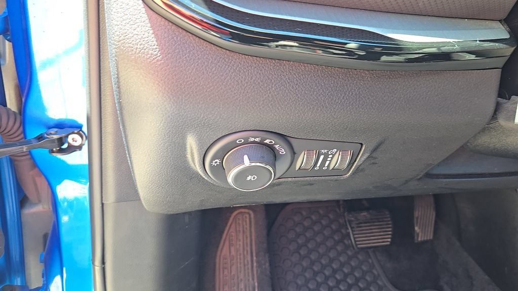 Used 2025 Hydro Blue Pearlcoat Jeep Trailhawk image 10