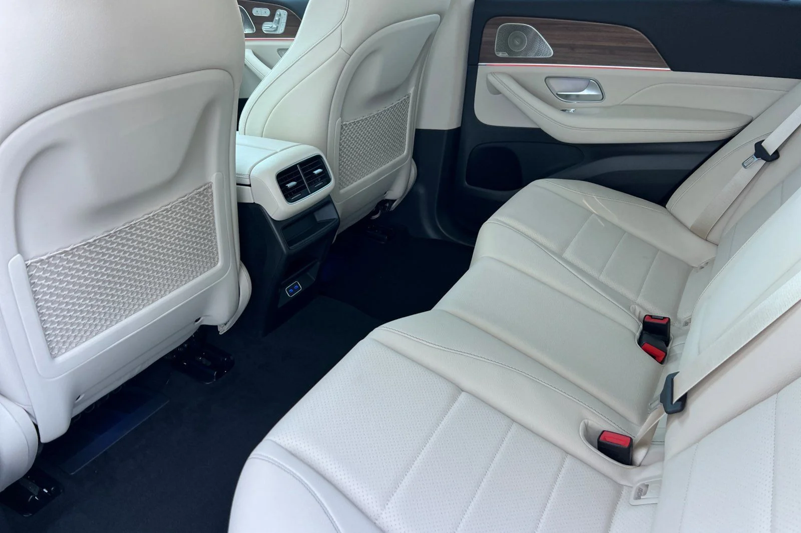 New 2026 White Mercedes-Benz GLE 450 image 4