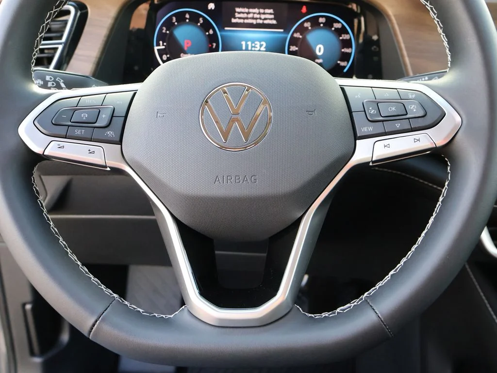 New 2026 Silver Volkswagen 2.0T SE w/Technology image 22