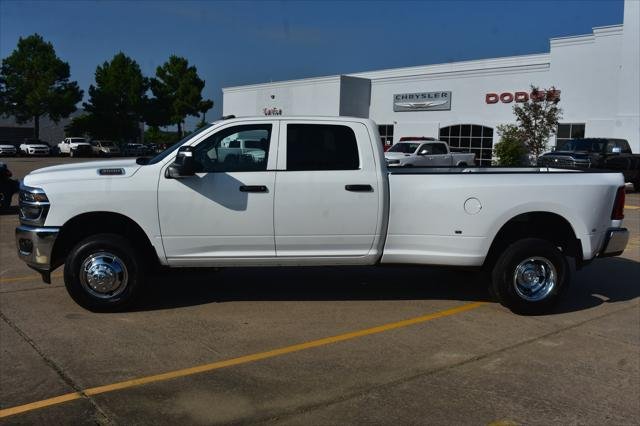 New 2026 Bright White Clear-Coat Exterior Paint RAM TRADESMAN image 9