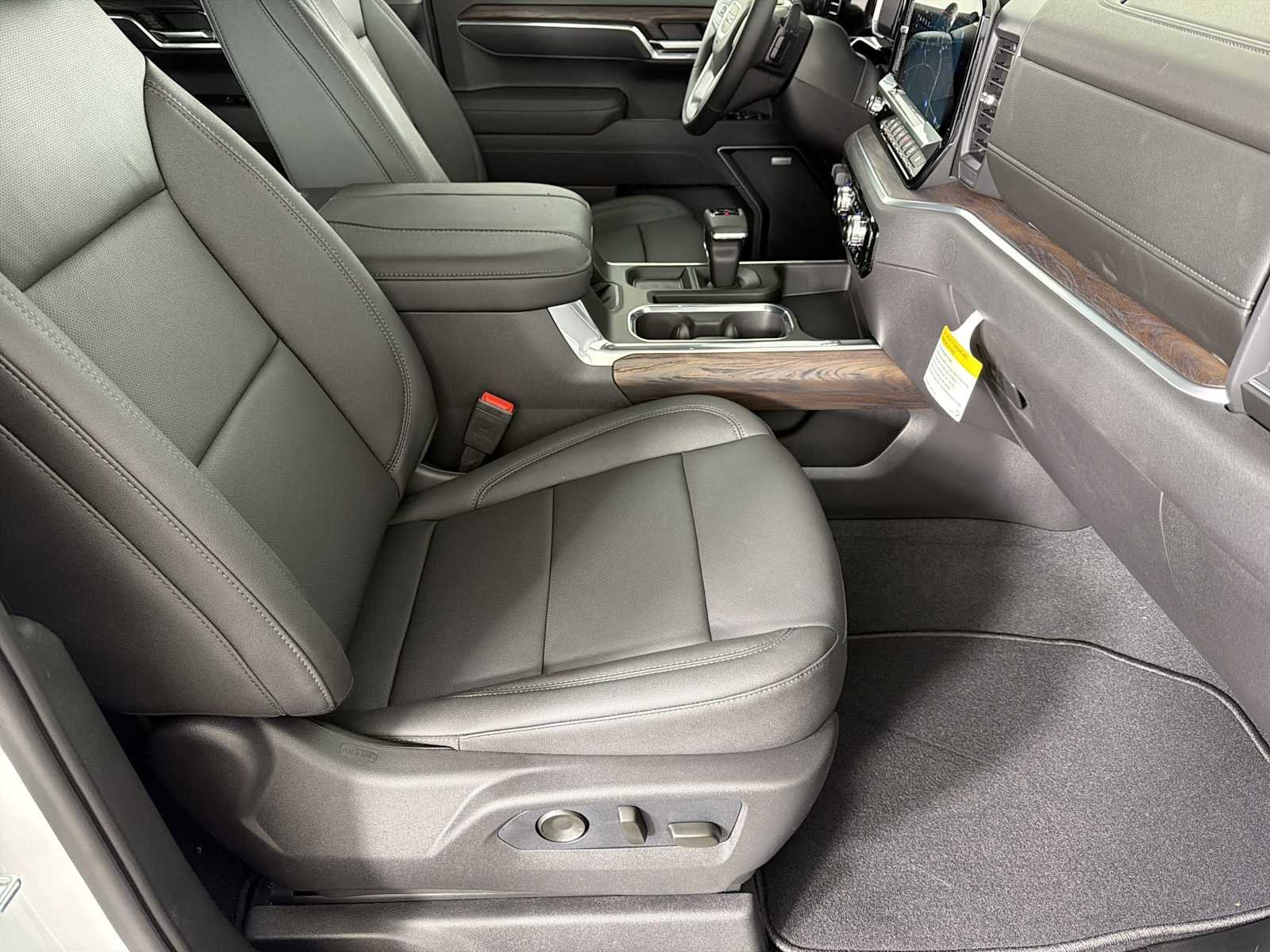 2026 GMC Sierra 1500 SLT - Photo 11