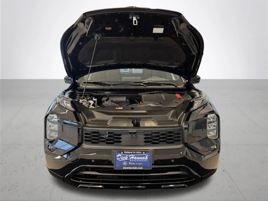 New 2026 Black Nissan Platinum image 4