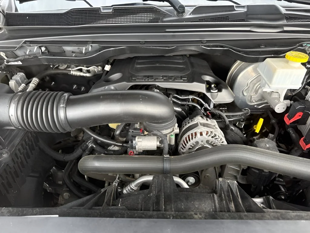 Used 2021 Silver Ram Laramie image 33