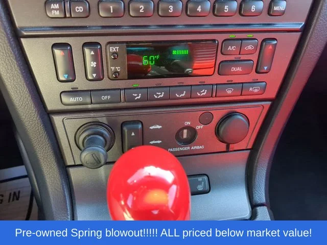 Used 2003 Red Ford  image 30