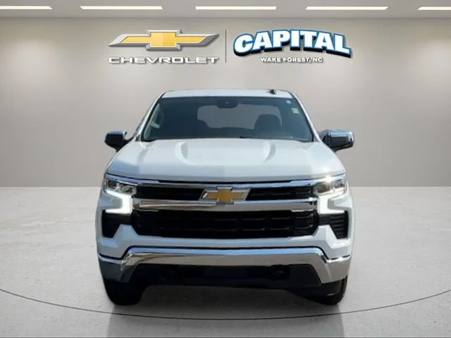 Used 2025 Summit White Chevrolet LT image 9