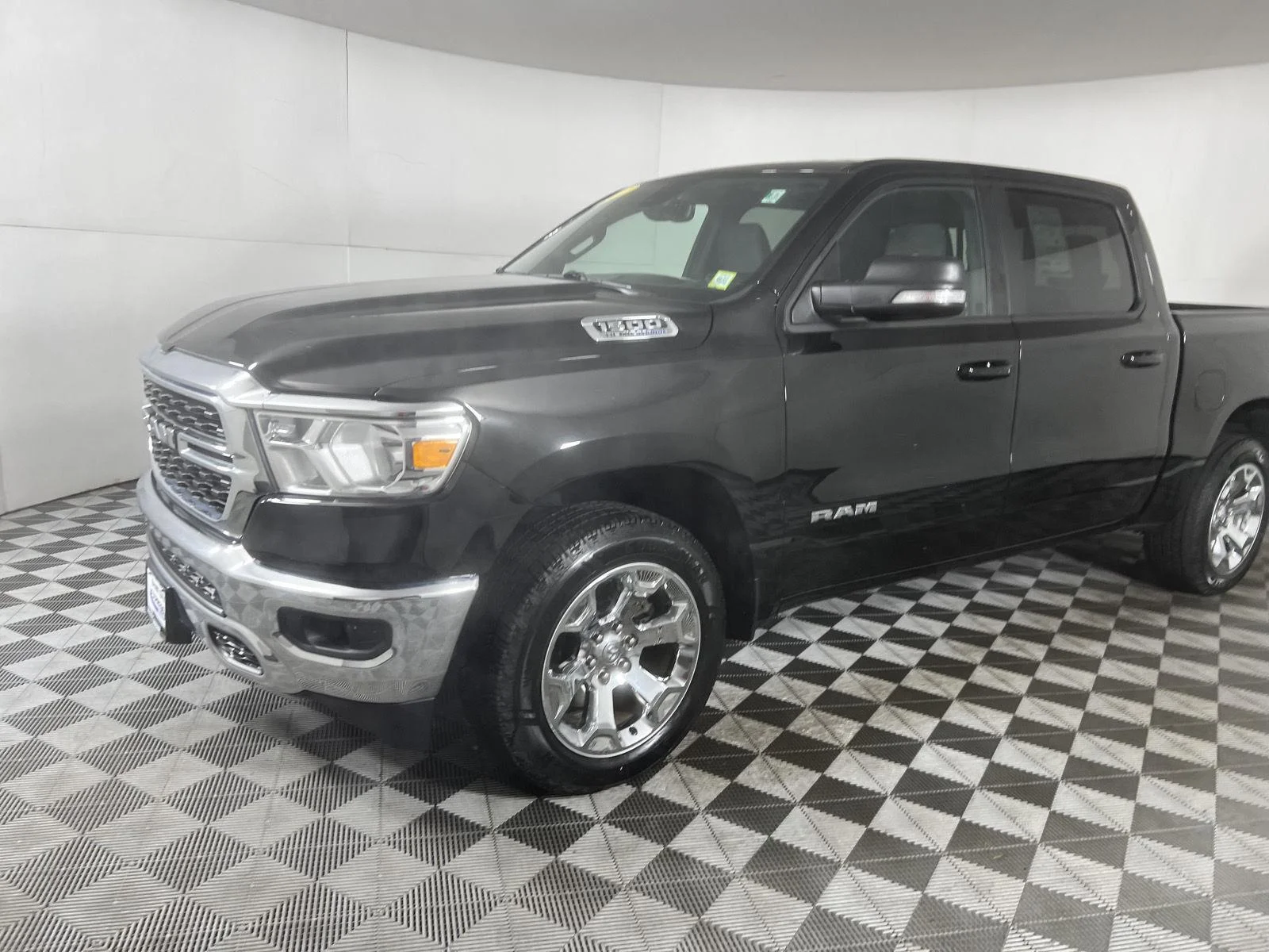Used 2022 Diamond Black Crystal Pearlcoat Ram Big Horn image 4