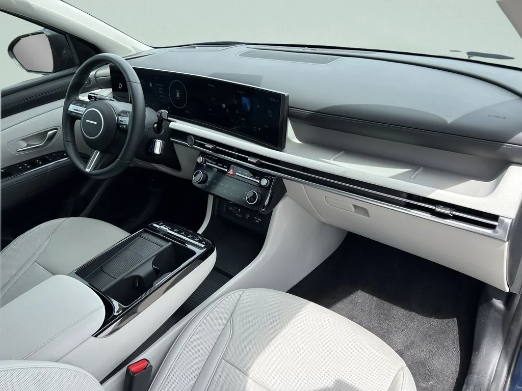 Used 2025 Blue Hyundai Limited image 17