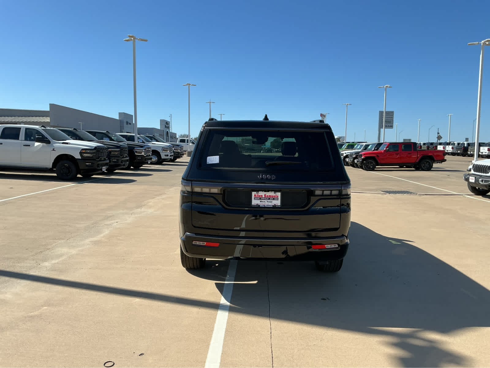 New 2026 High Gloss Black Exterior Paint Jeep Limited Reserve image 7