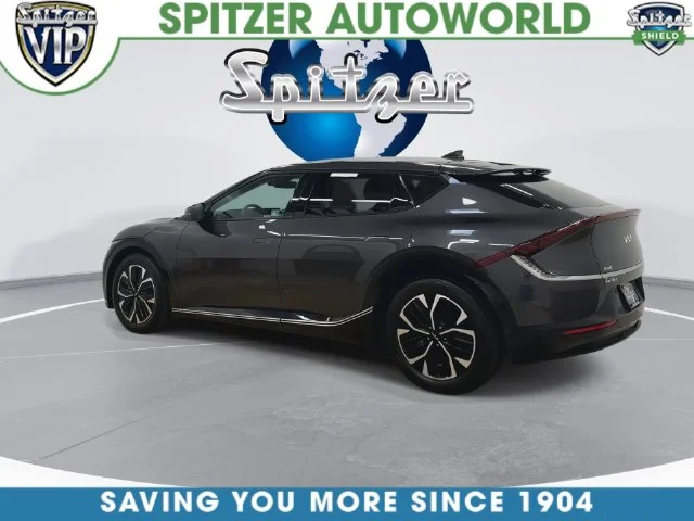Used 2022 Gray Kia Wind image 12