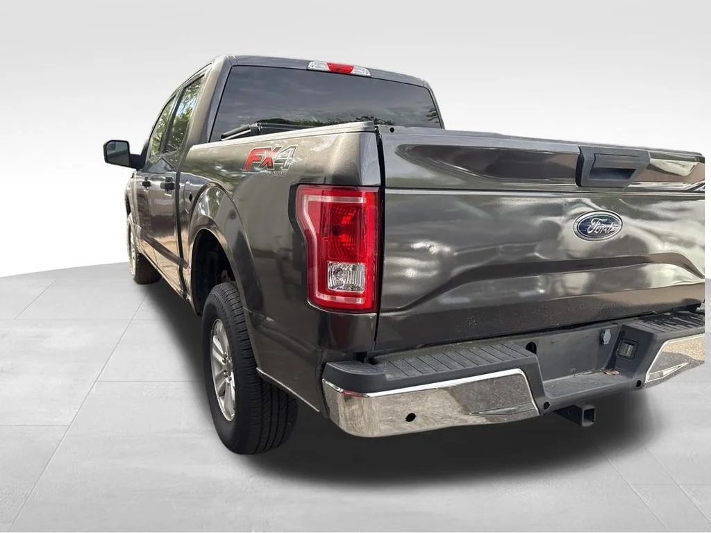 Used 2016 Gray Ford XLT image 11