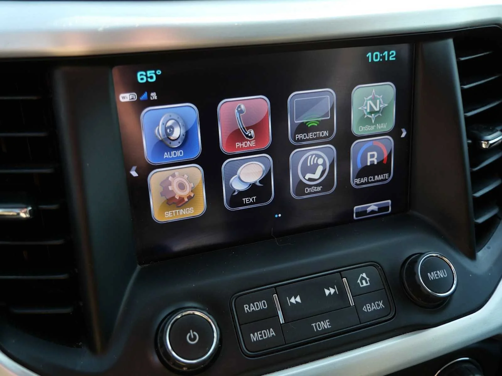 Used 2018 Ebony Twilight Metallic GMC SLE image 32