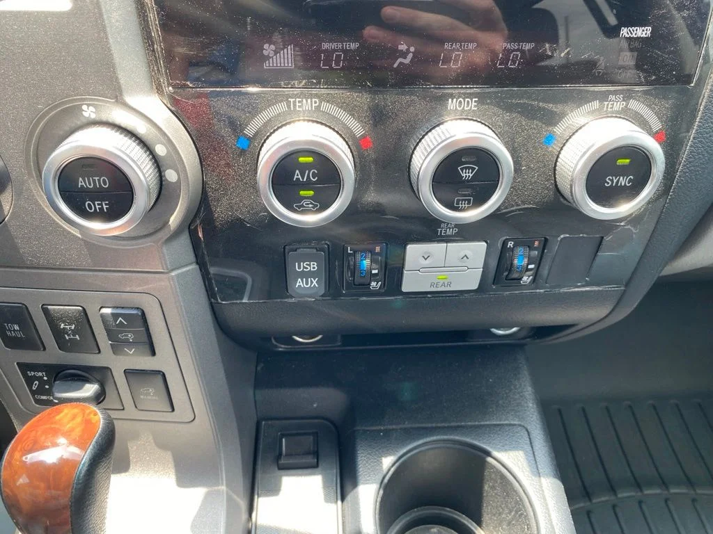 Used 2012 White Toyota Platinum image 21