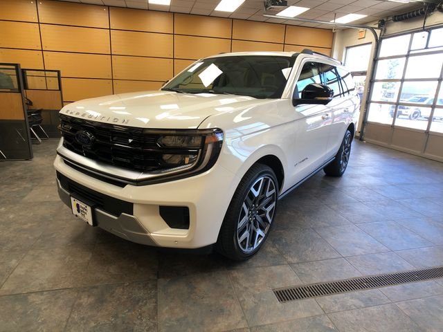 New 2026 Star White Metallic Tri-Coat Ford Platinum® image 3