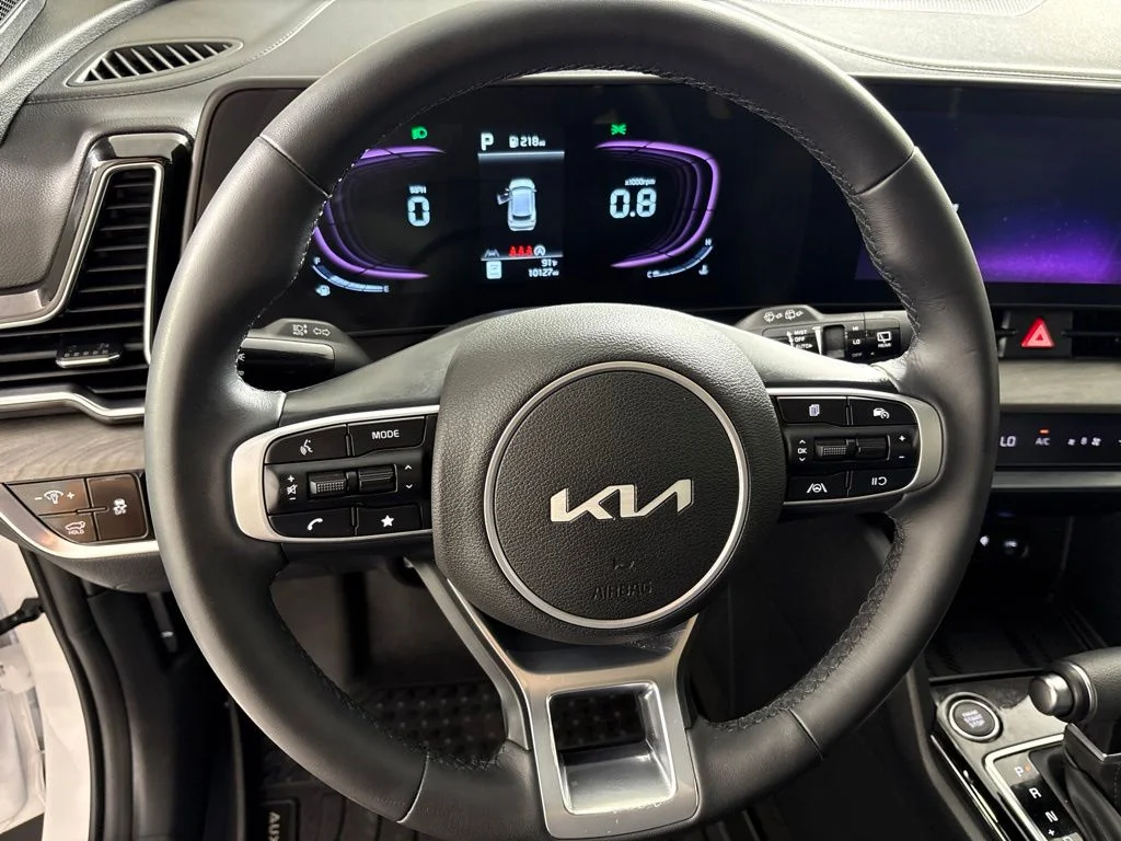 Used 2025 White Kia X-Line image 29
