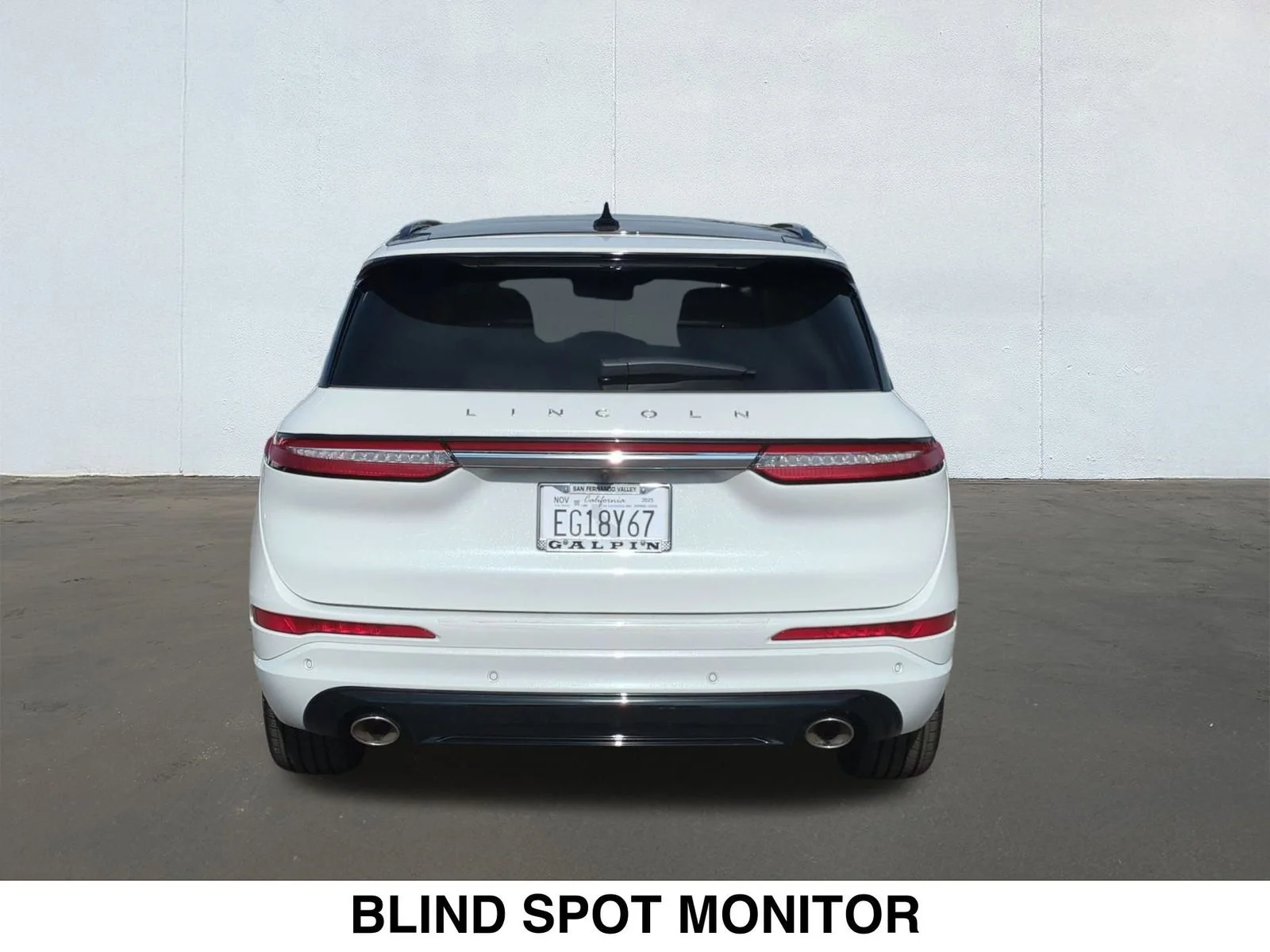 Used 2025 White Lincoln Grand Touring image 4
