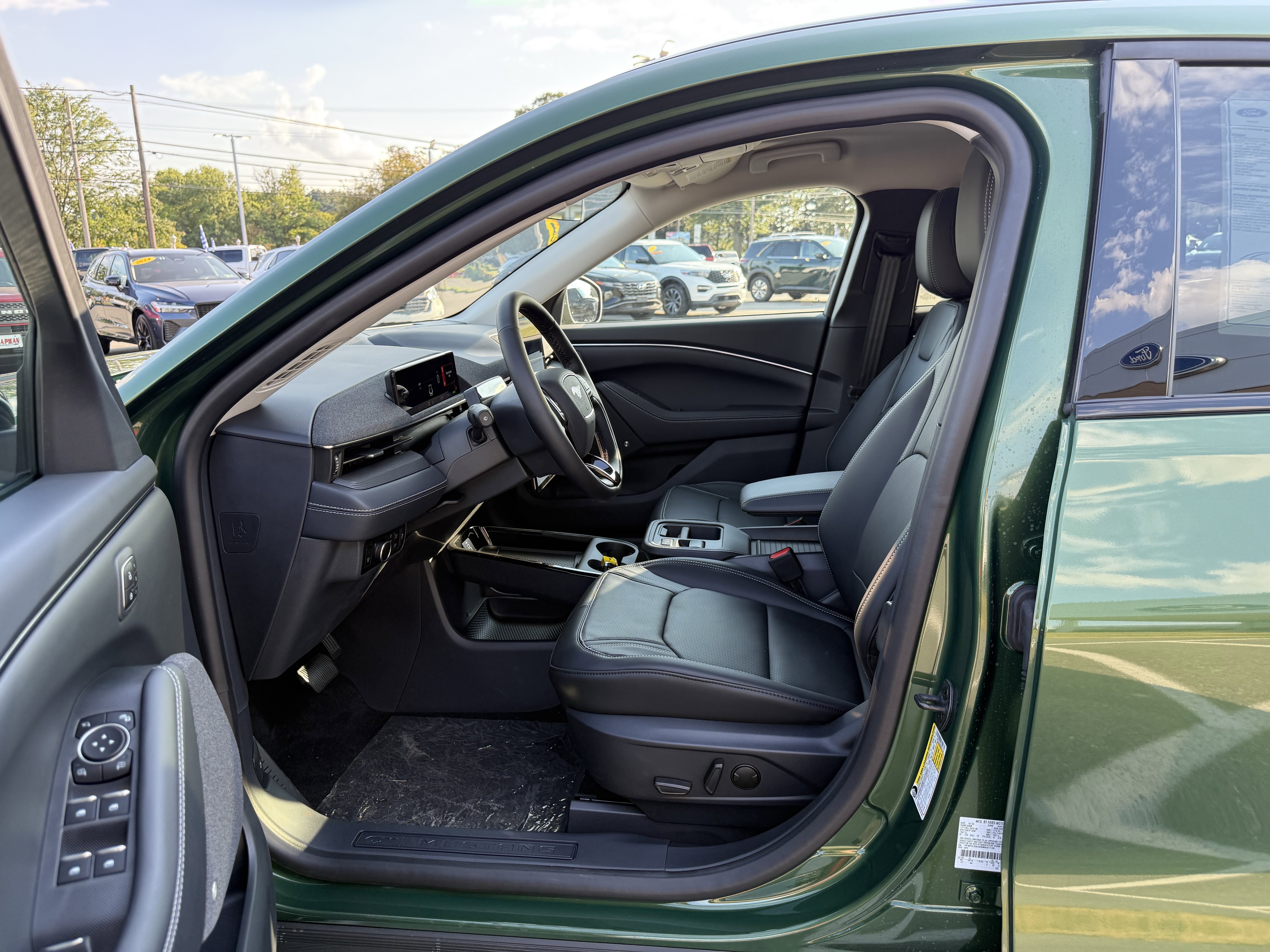 2025 Ford Mustang Mach-E Premium - Photo 9