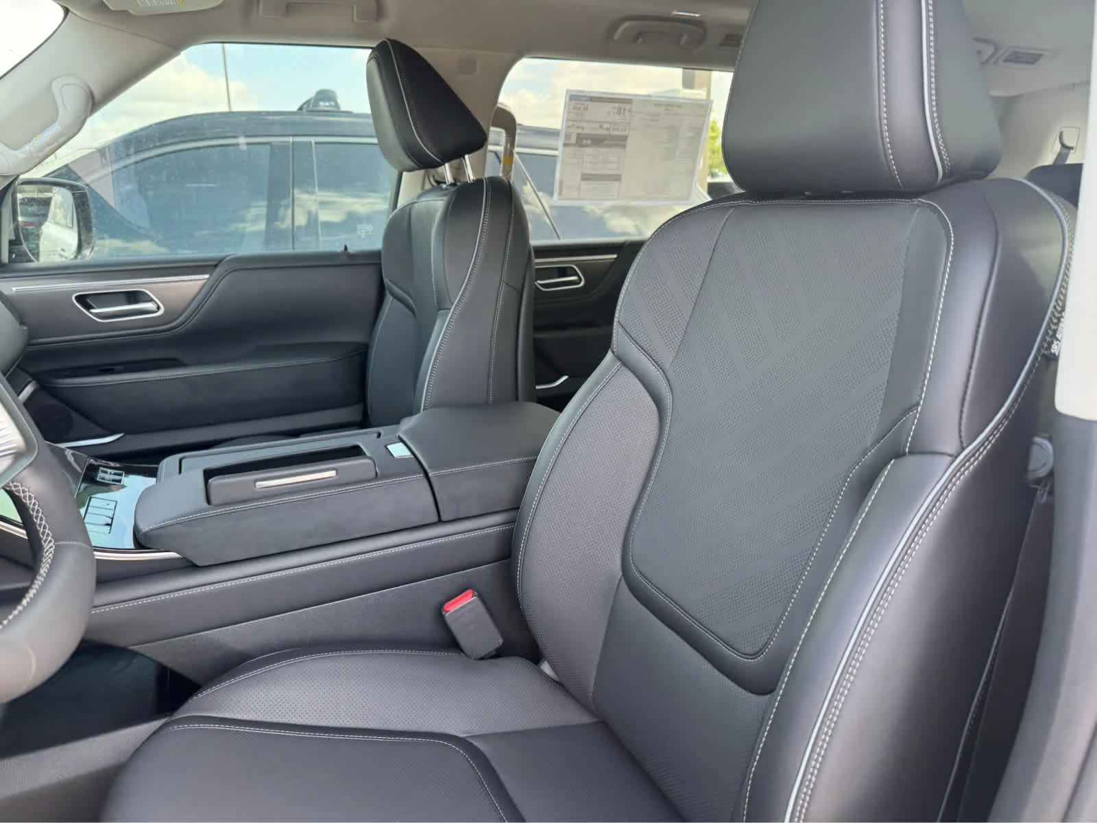 New 2027 DYNAMIC METAL INFINITI Luxe 2WD image 8