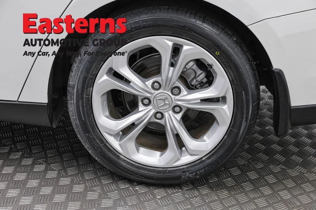Used 2023 White Honda LX image 32