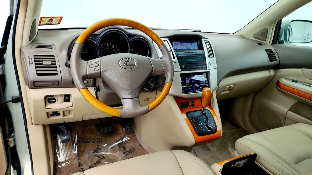 Used 2007 Bamboo Pearl Lexus AWD 4dr w/ Premium Plus Package & Heated Front Seats image 13