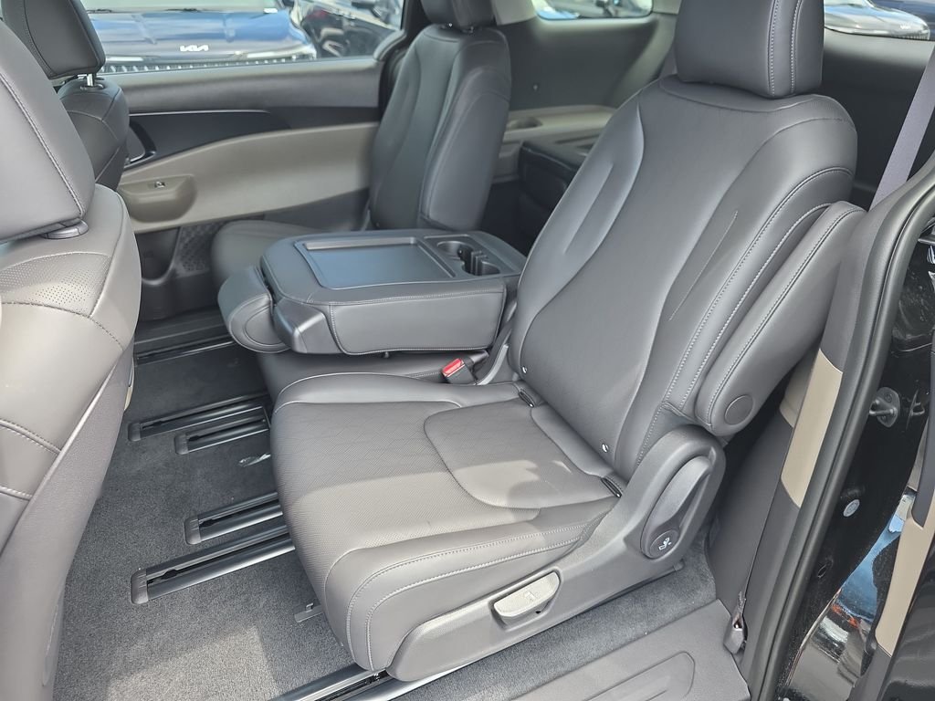 New 2026 Aurora Black Pearl Kia LXS image 31