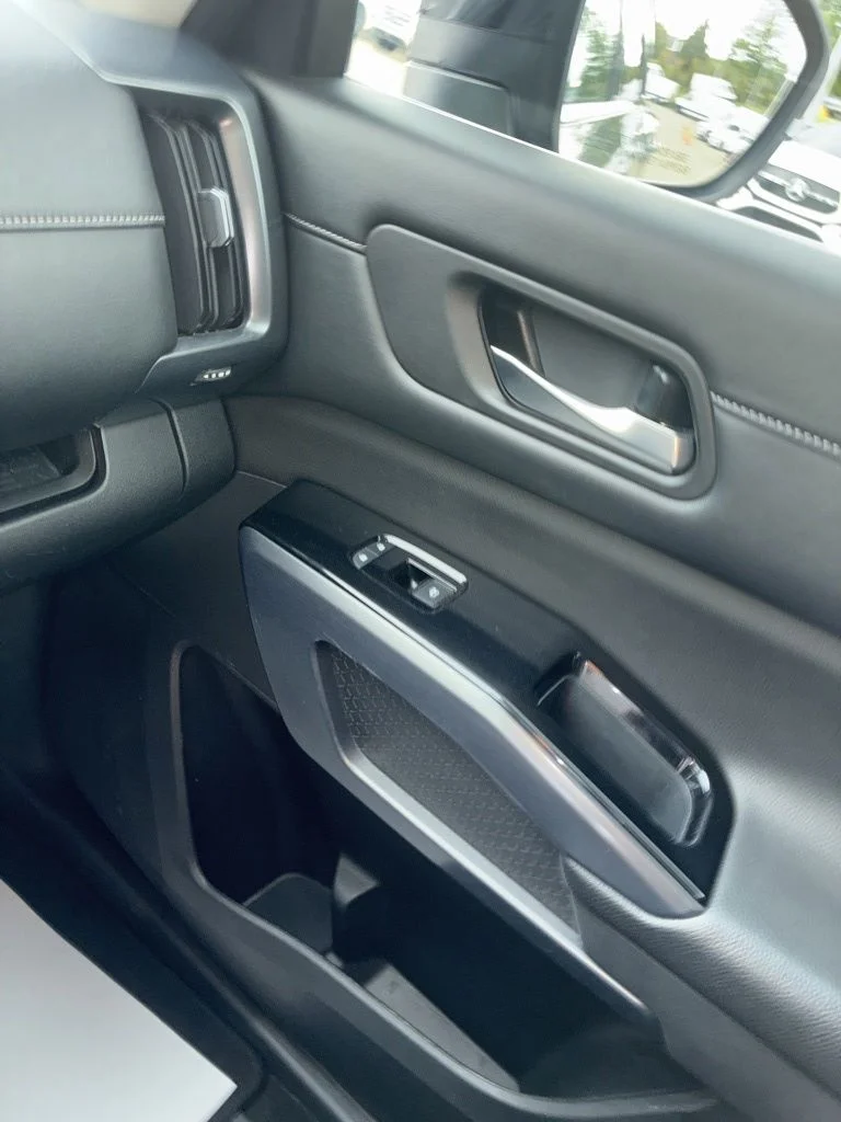 Used 2022 Gray Nissan SL image 14