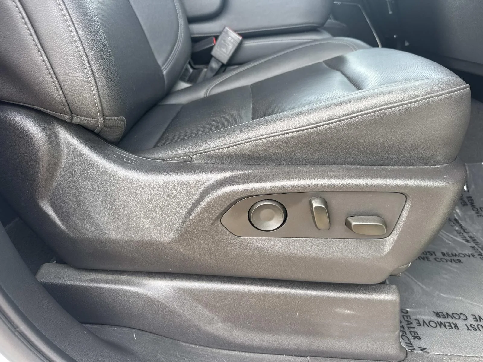 Used 2024 White GMC SLT image 13