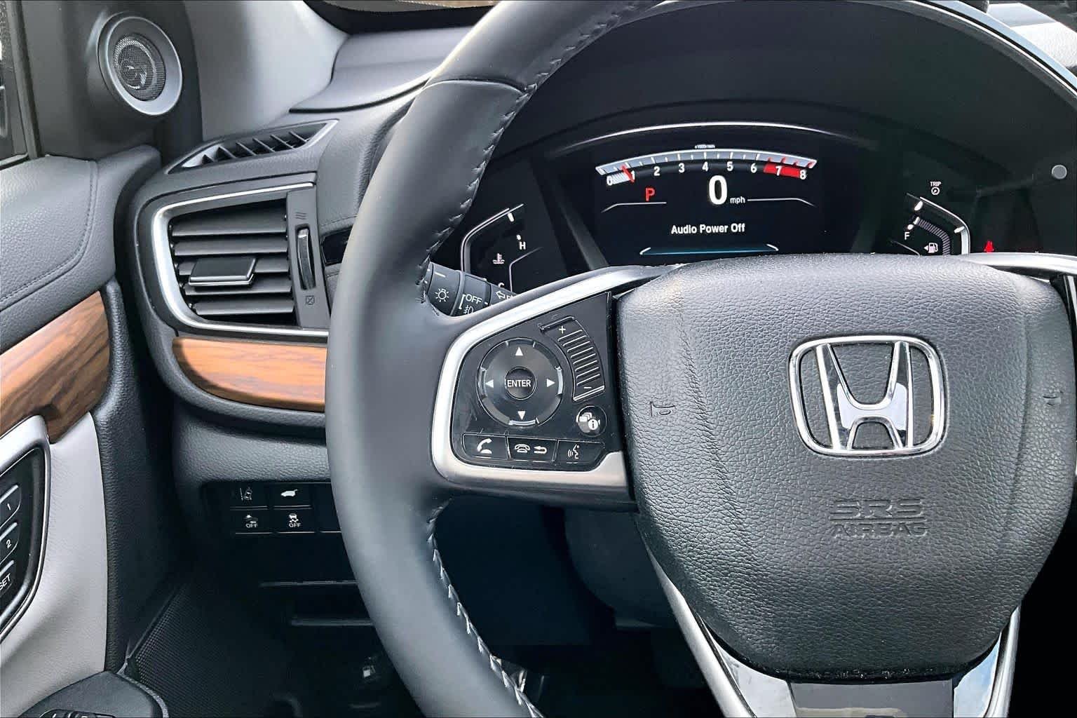 Used 2017 Modern Steel Metallic Honda Touring image 24