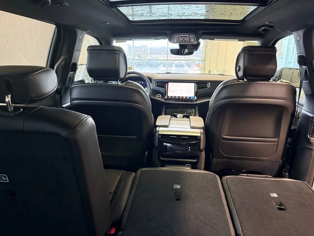 New 2026 Silver-Zynith Exterior Paint Jeep  image 24