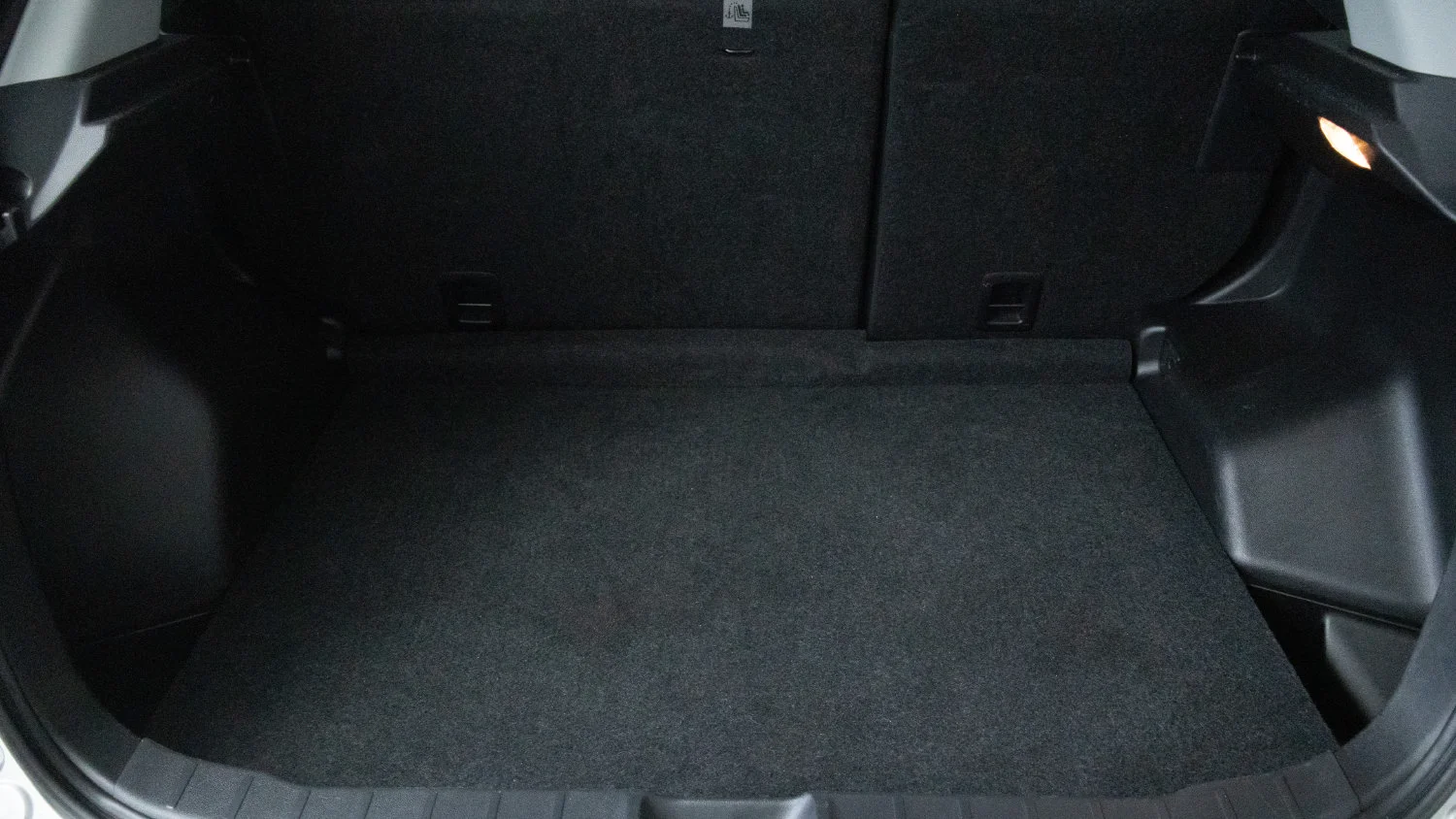 Used 2024 Silver Mitsubishi S image 28