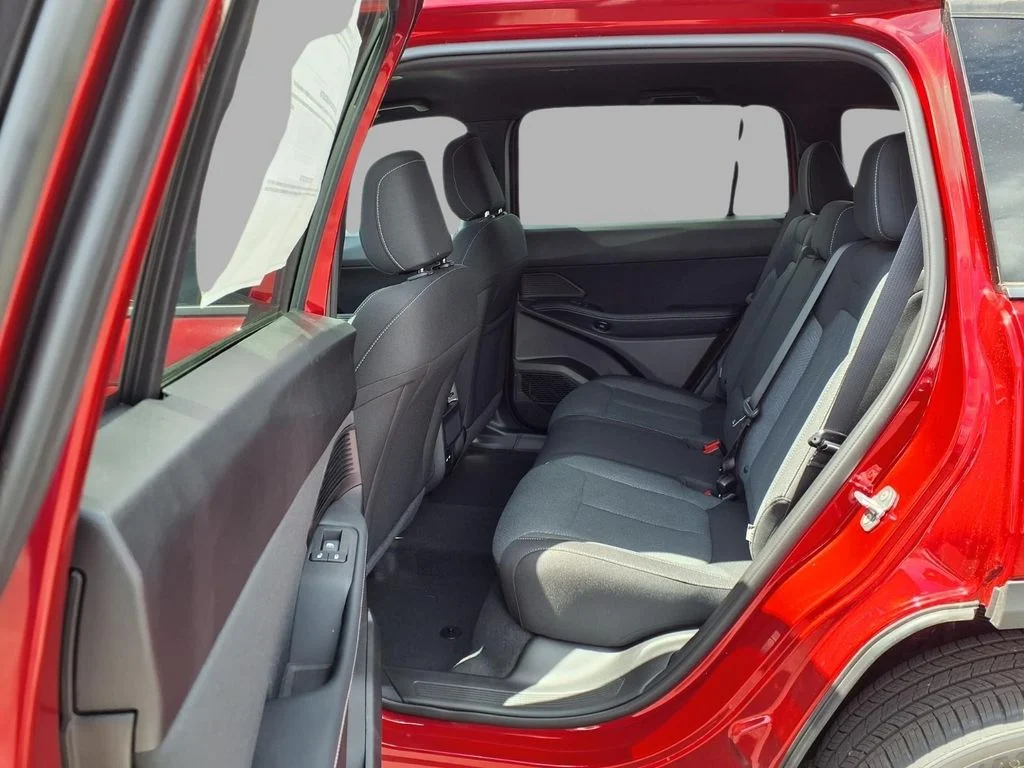 New 2026 Red Hot Pearl-Coat Exterior Paint Jeep Laredo image 24