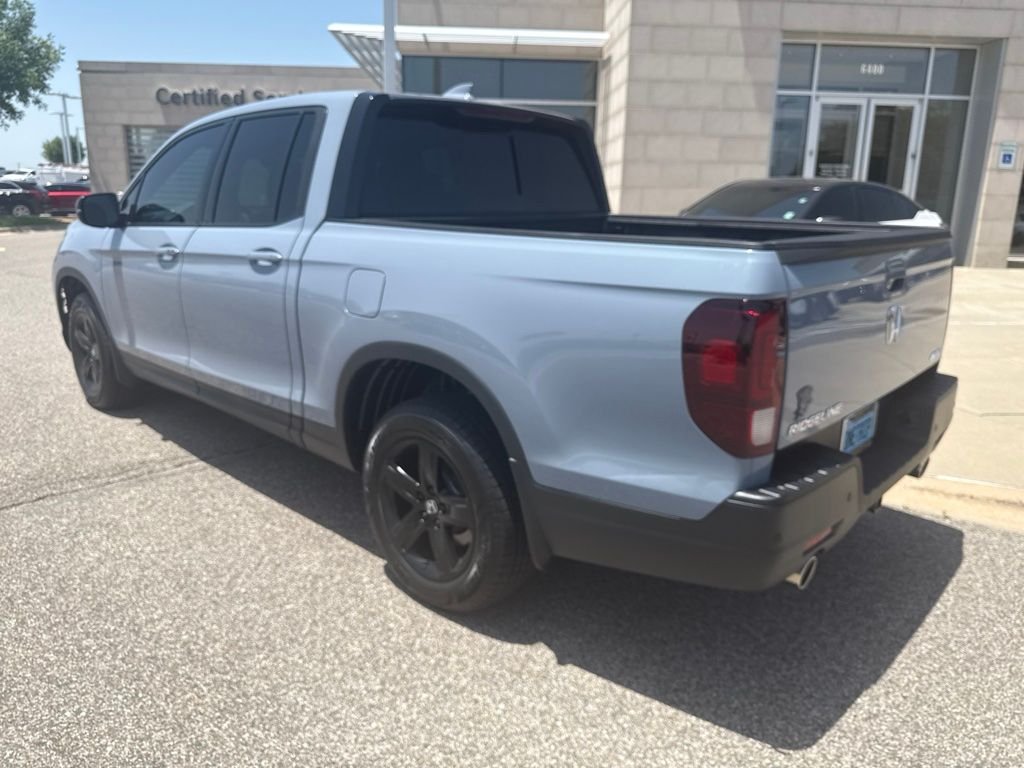 Used 2022 Gray Honda Black Edition image 4