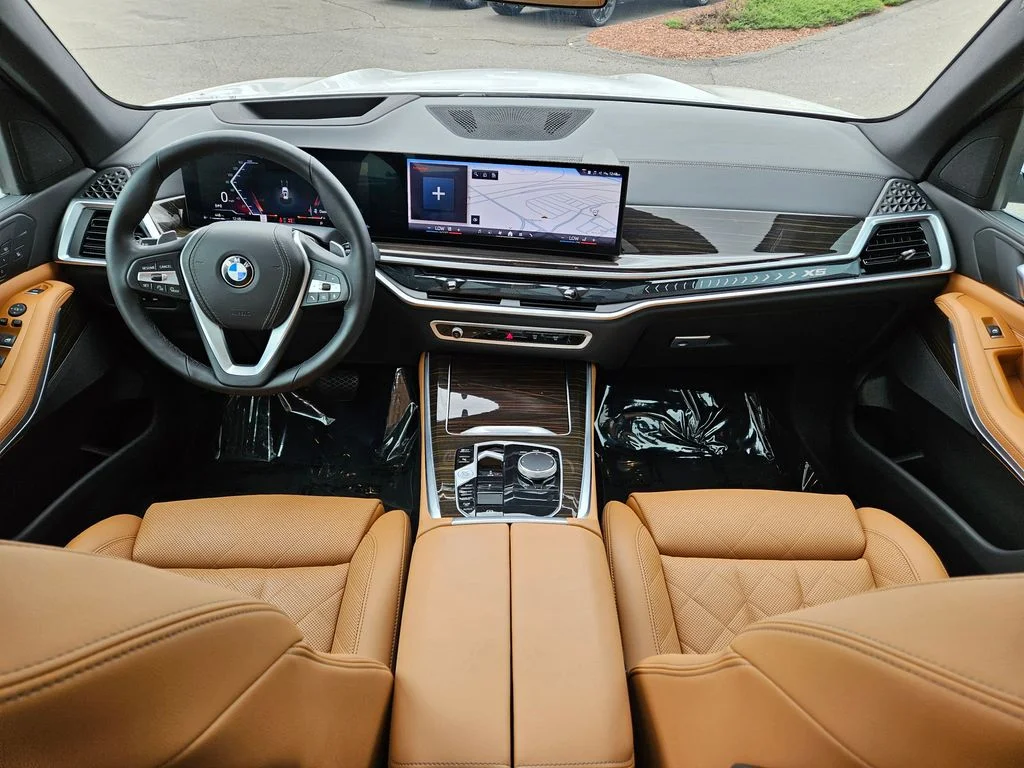 Certified Used 2024 White BMW xDrive40i image 23