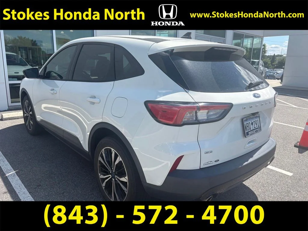 Used 2022 White Ford SE image 5