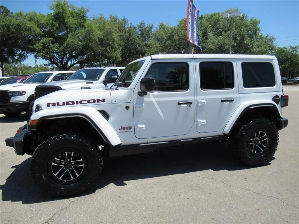 New 2026 Bright White Clear-Coat Exterior Paint Jeep Rubicon X image 5