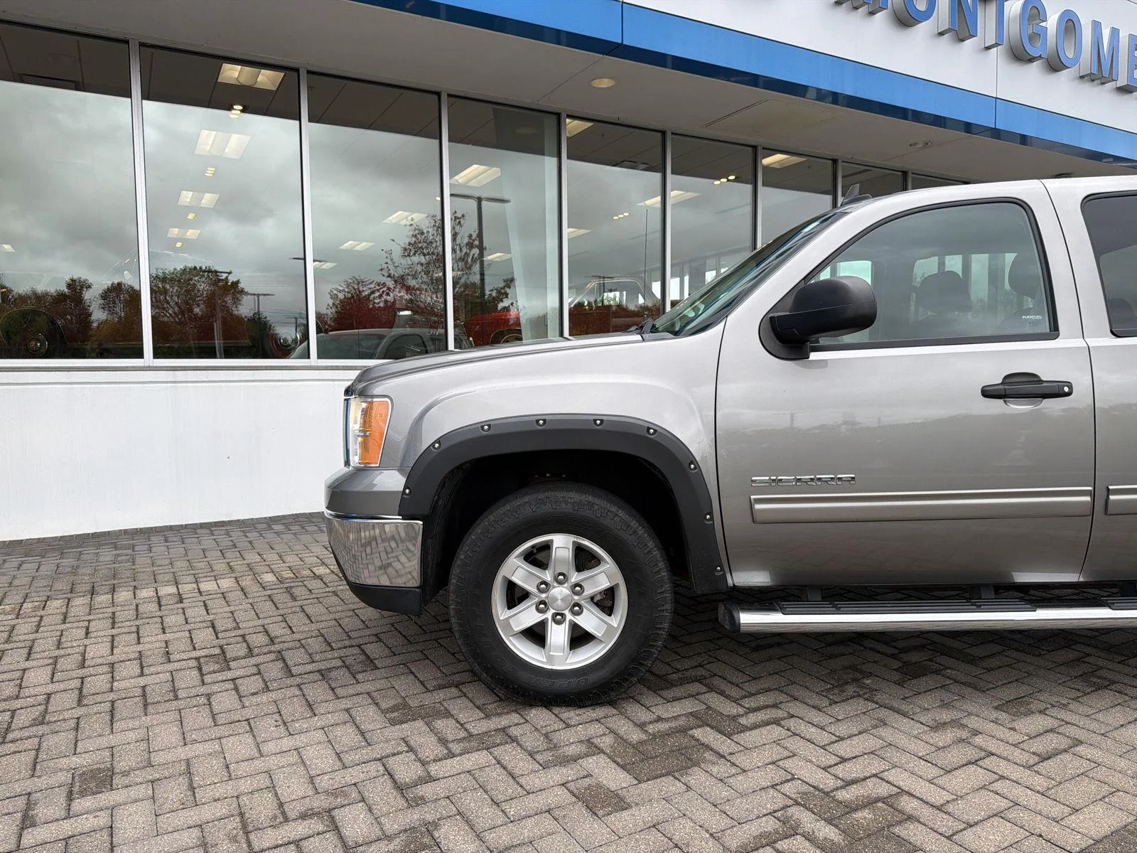 Used 2012 STEEL GRAY METALLIC GMC SLE image 9