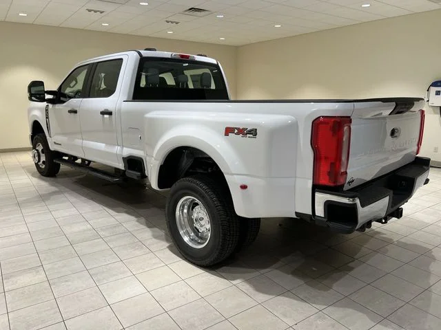 New 2026 Oxford White Ford F-350® XL image 31
