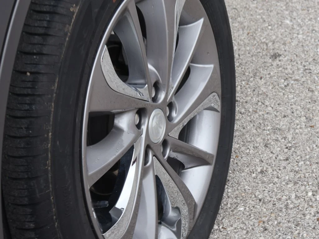 Used 2023 White Buick Essence image 40