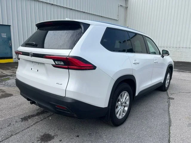 Used 2024 Wind Chill Pearl Toyota XLE image 6