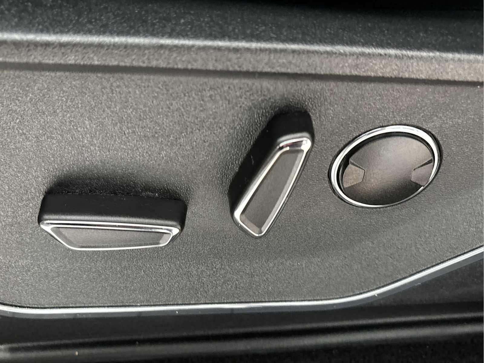 Used 2024 Avalanche Ford LARIAT image 29