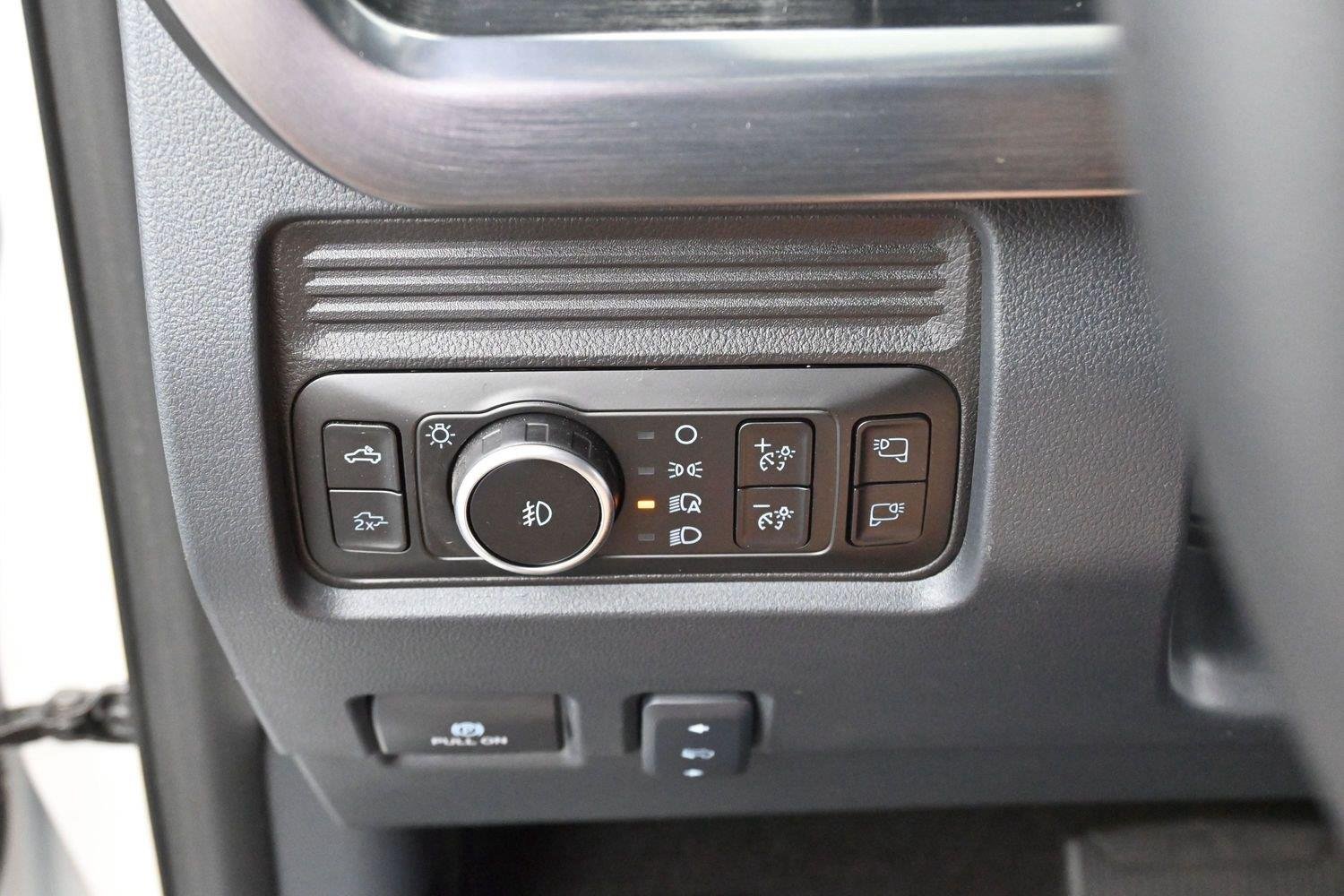 Used 2025 White Ford XL image 30