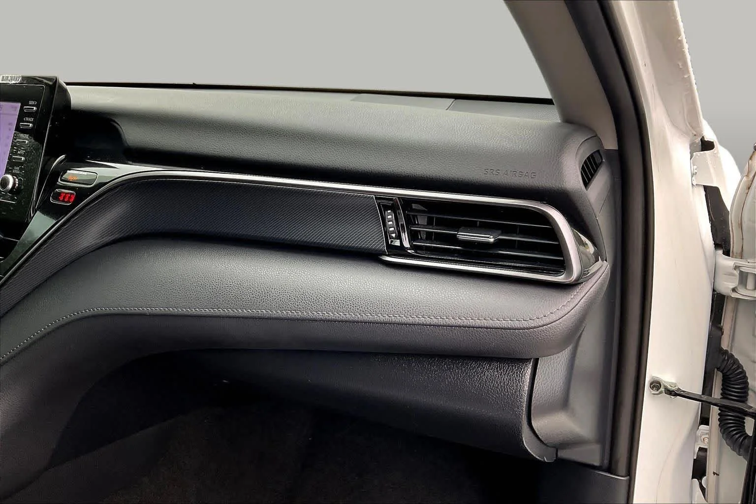 Used 2024 Ice Cap Toyota LE image 19