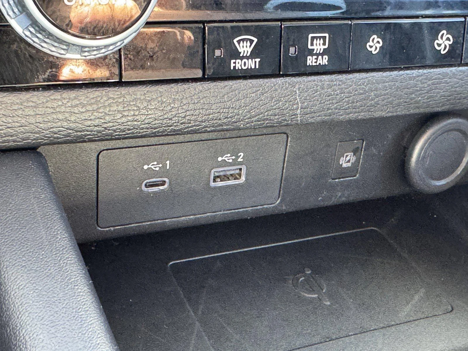 Used 2024  Mitsubishi SE image 21