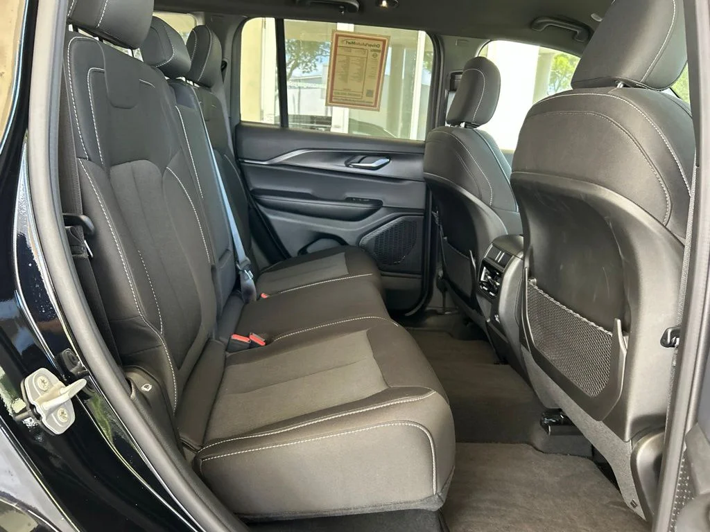Used 2025 Black Jeep Laredo image 26