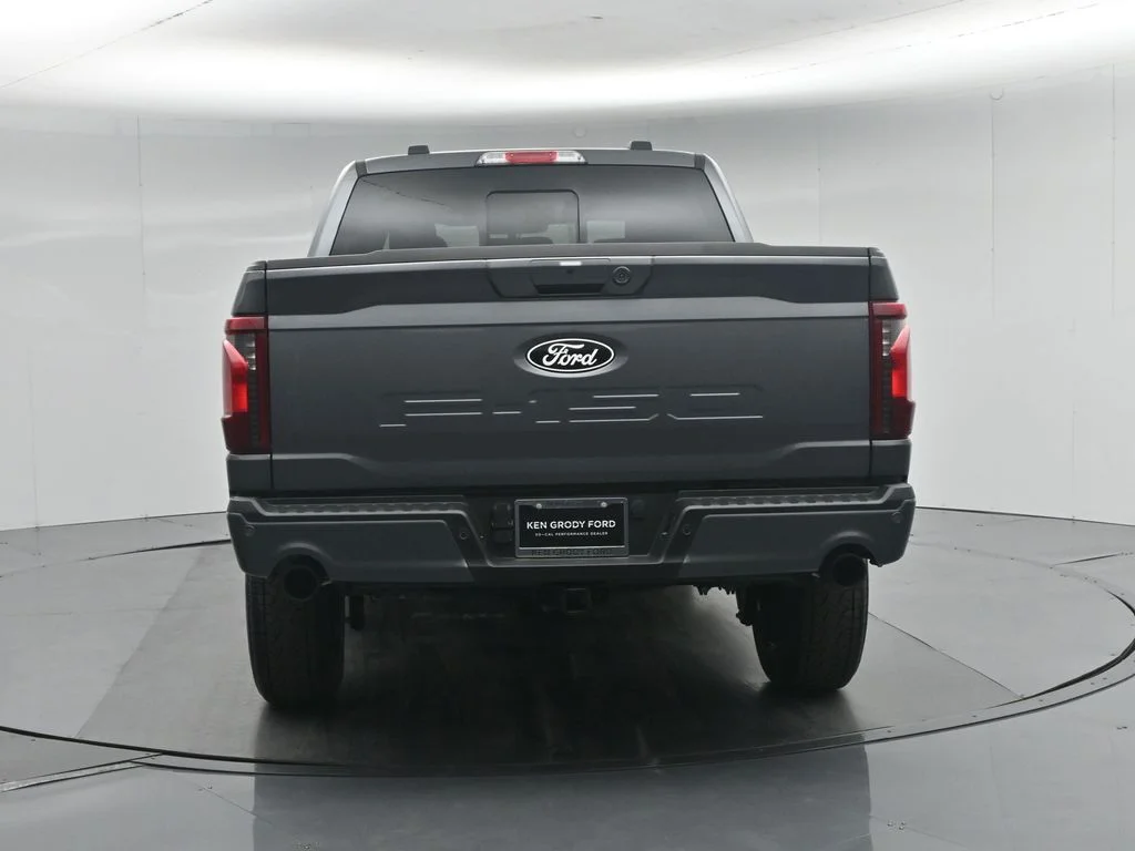New 2026 Carbonized Gray Metallic Ford XLT image 29