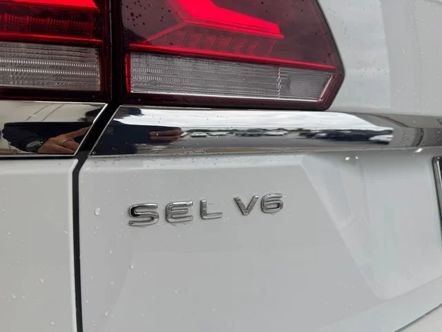 Used 2022 Pure White Volkswagen 3.6L V6 SEL Premium R-Line image 36