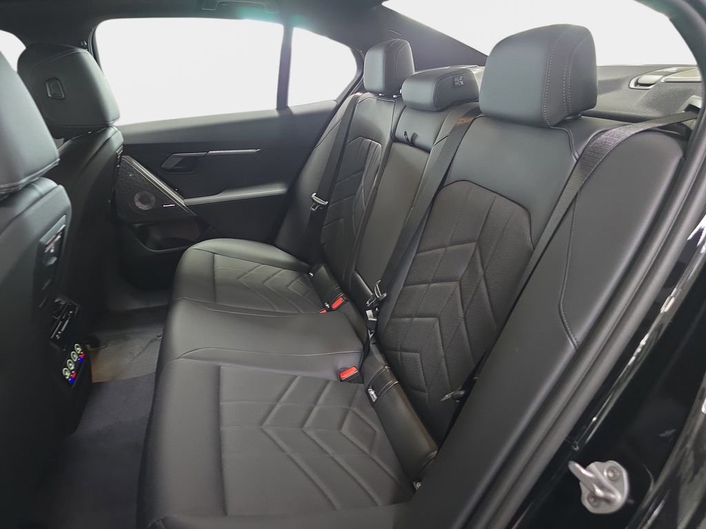 New 2027 Black Sapphire Metallic BMW 550e xDrive image 9