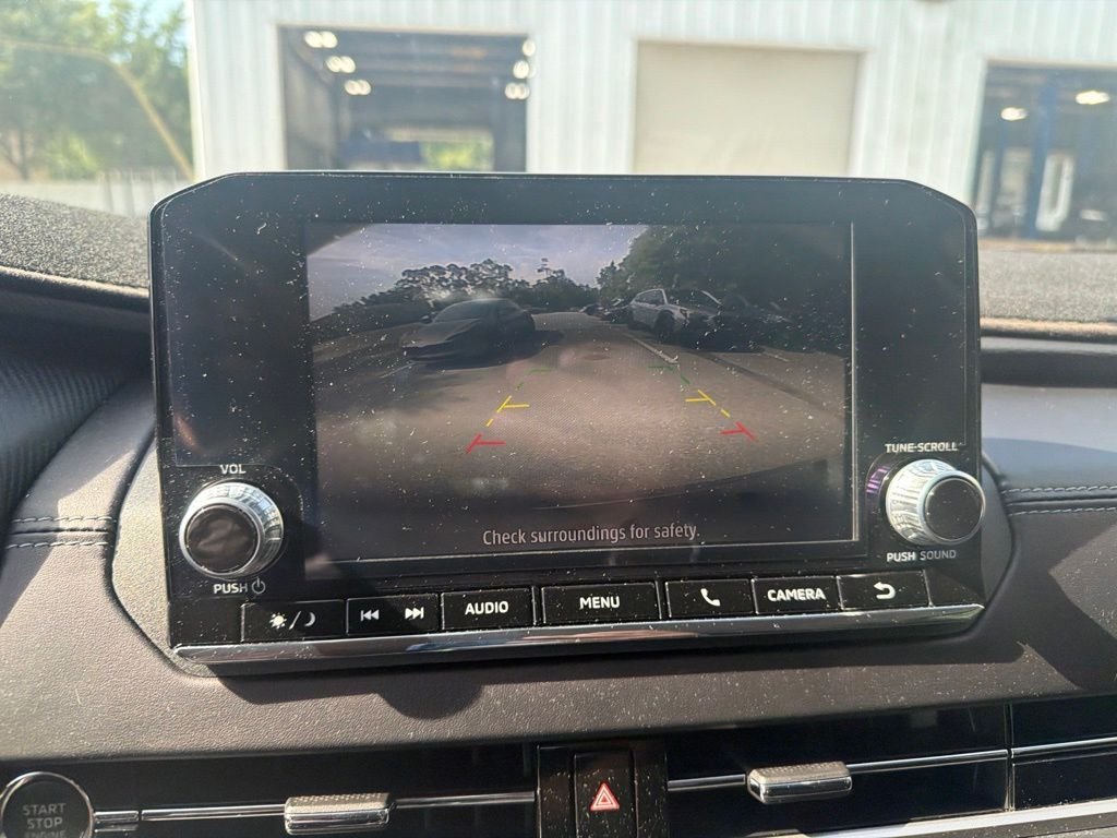 Used 2024  Mitsubishi ES image 3