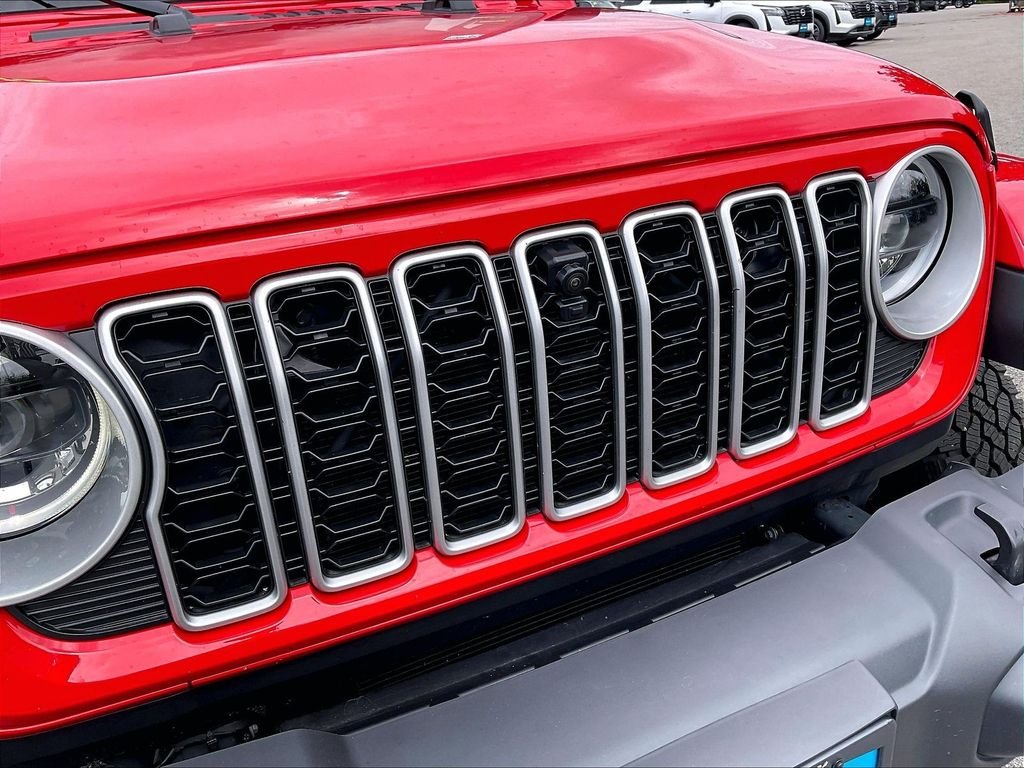 Used 2025 Firecracker Red Clearcoat Jeep Sahara image 29