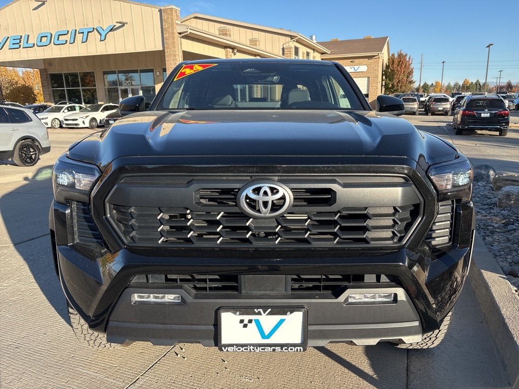 2024 Toyota Tacoma TRD Off-Road photo 2