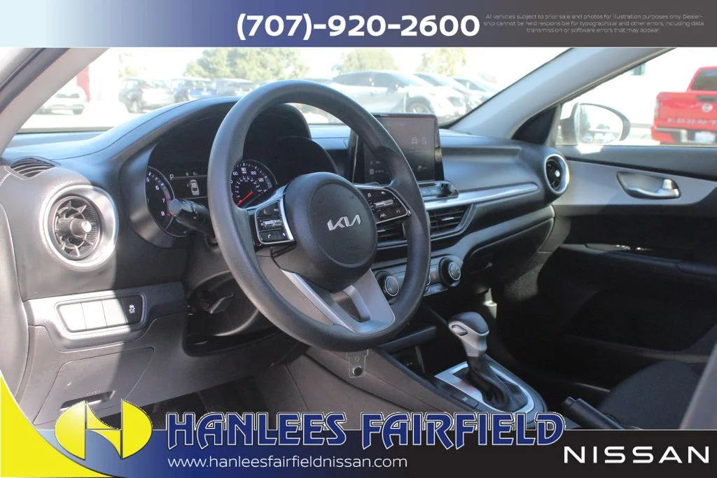 2023 Kia Forte LXS - Photo 11